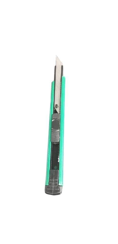 CUTTER CHICA C/ GUIA METAL Hj. BISTURI SKYCOLOR.